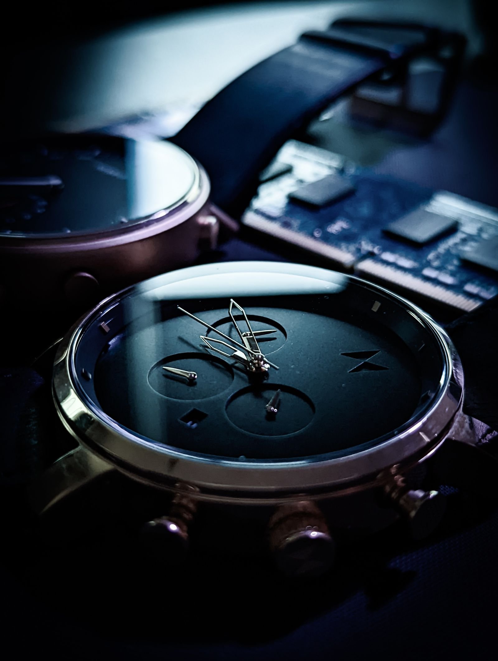Analog watches examined for smooth hand setting and reliable crown engagement
